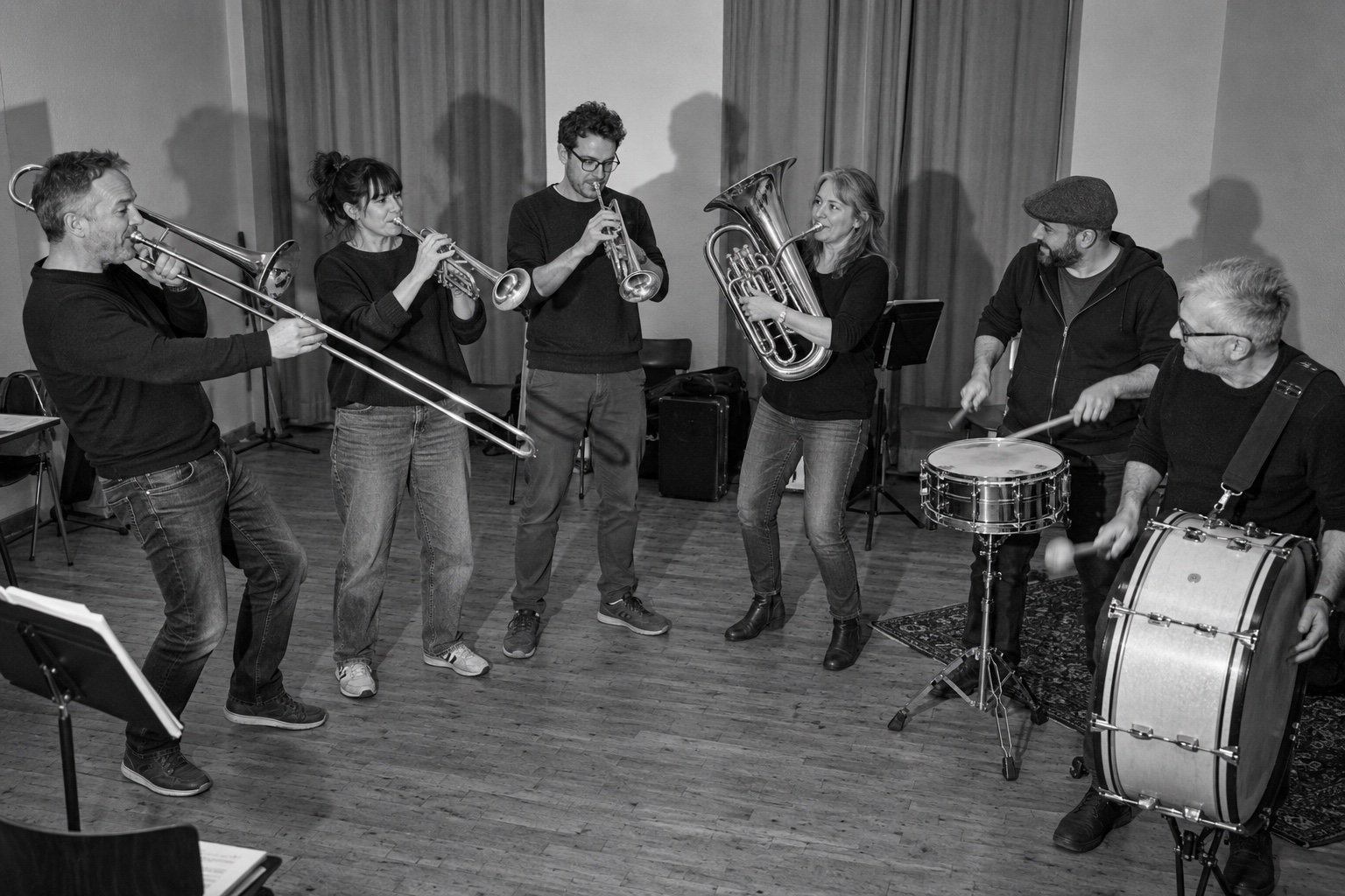 Fiktives Brass-Ensemble bei einer Probe, KI-Kampagnenmotiv